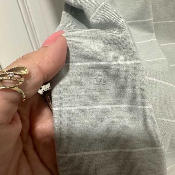 Lululemon Gray Striped Men's Polo Shirt Size Medium EUC - Picture 3 of 6